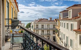 Castelo Apartment - Beautiful Balcony View